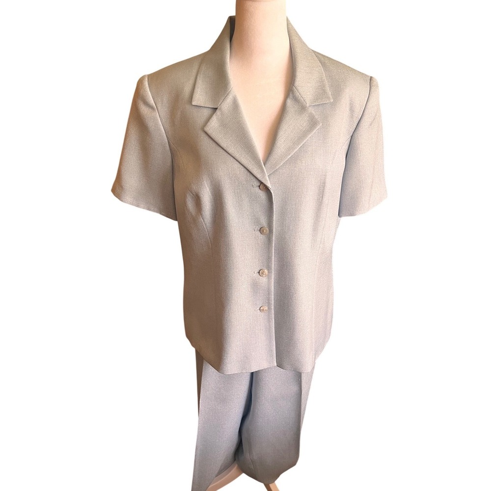 NWOT Joan Leslie Light Blue Short Sleeve Blazer Pants Suit Set Size 14-16 Petite - Picture 2 of 9
